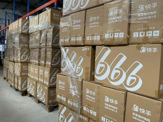 快手愛(ài)心物資馳援河南，照片由快手提供面