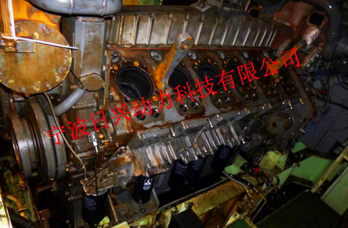 三菱S12柴油發(fā)動(dòng)機噴油器的檢測、調整