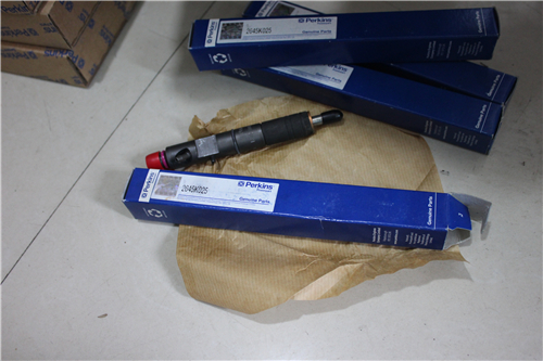 珀金斯發(fā)動(dòng)機1206E-E70TTA配件T409982噴油器、預熱塞、燃油管、正時(shí)齒輪